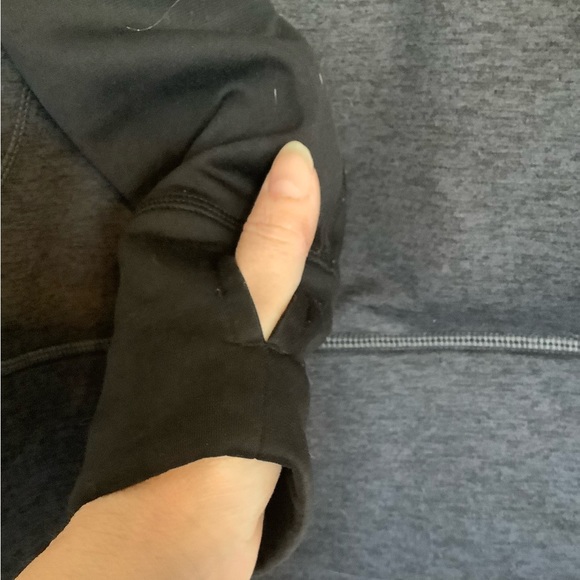 Nike Therma- fit hoodie. NWOT - Picture 2 of 3